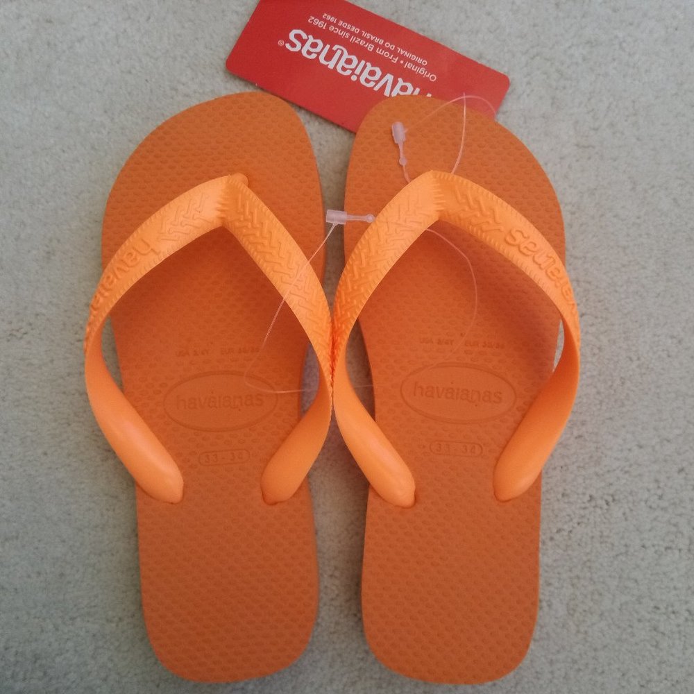 Begonia  Orange Havianas.  Size: 33-34 NWT.